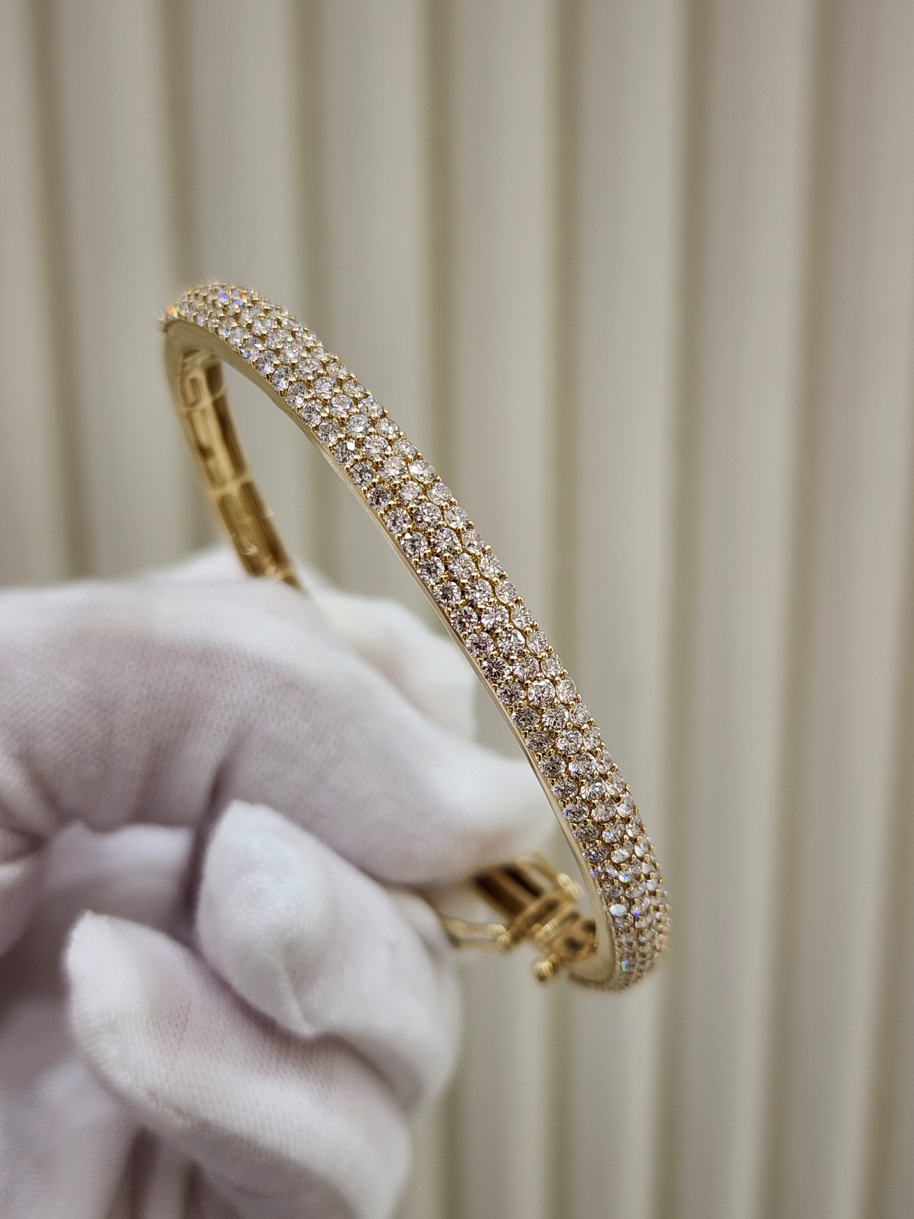 14K Yellow Gold Round Cut Lab-Grown Diamond Bangle – 3.75 CT