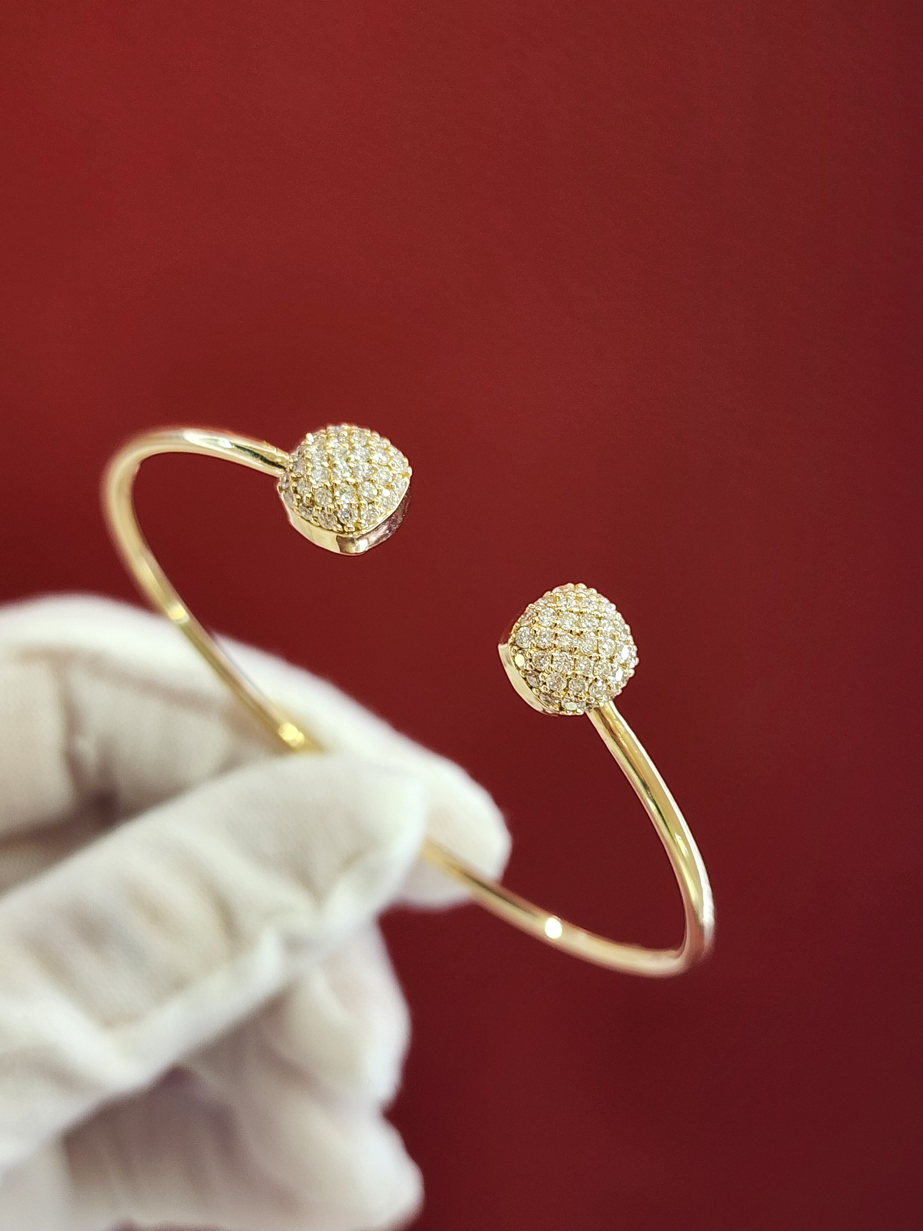 14K Yellow Gold Round Cut Lab-Grown Diamond Bangle – 0.77 CT